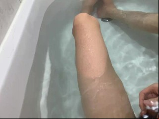 对于那些喜欢漂亮的双腿的人